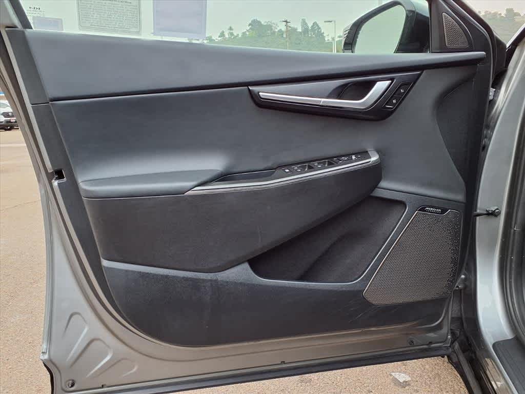 Thumbnail: 2022 Kia EV6 - 12