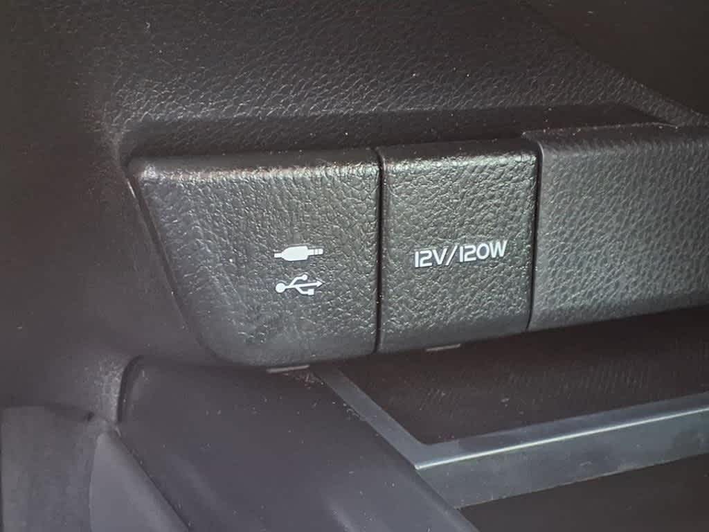 Thumbnail: 2019 Toyota Camry - 24