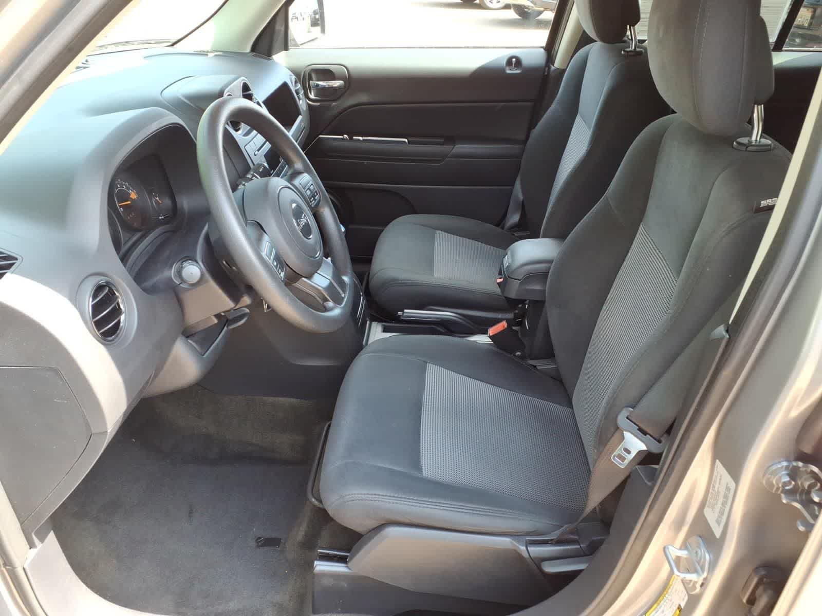 Thumbnail: 2016 Jeep Patriot - 17