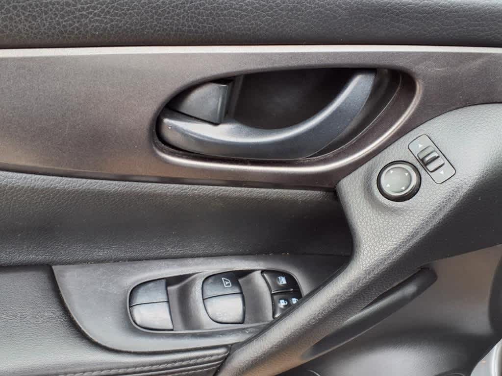 Thumbnail: 2019 Nissan Rogue Sport - 11