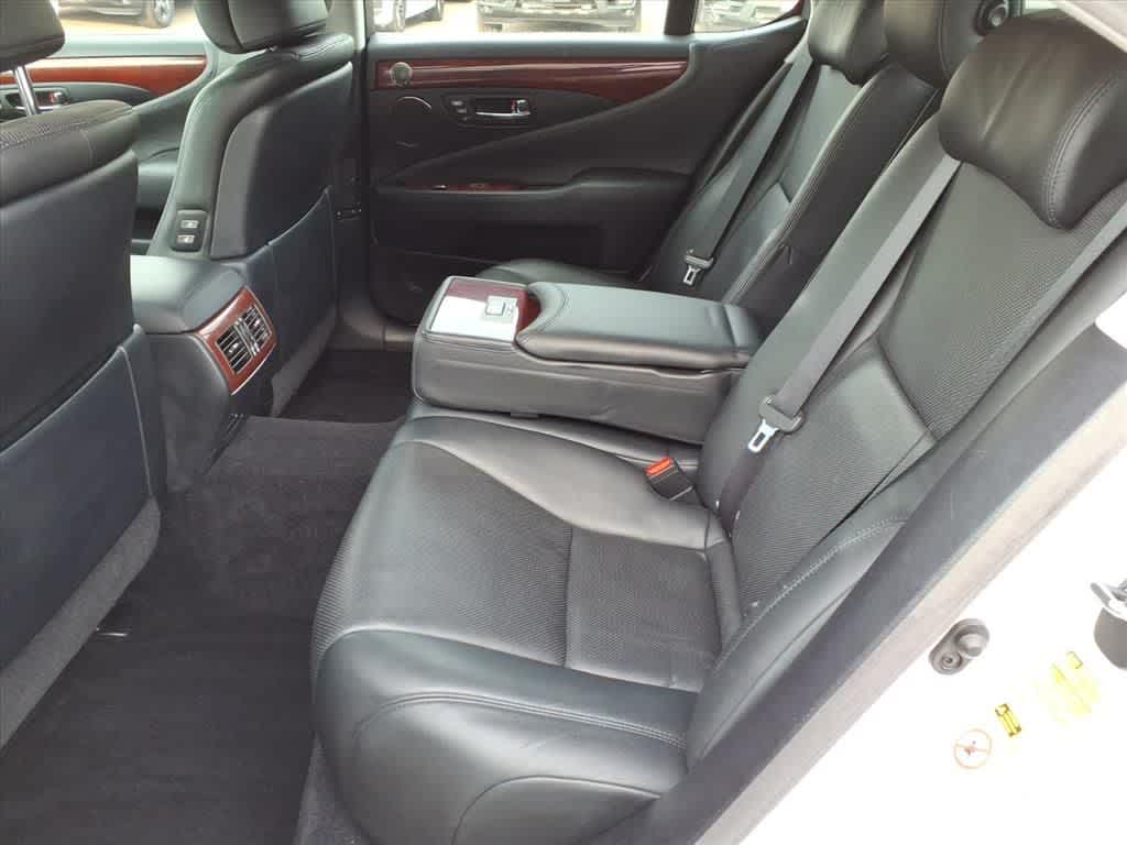 Thumbnail: 2010 Lexus LS - 9