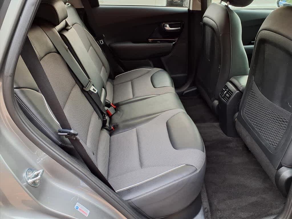 Thumbnail: 2022 Kia Niro - 11