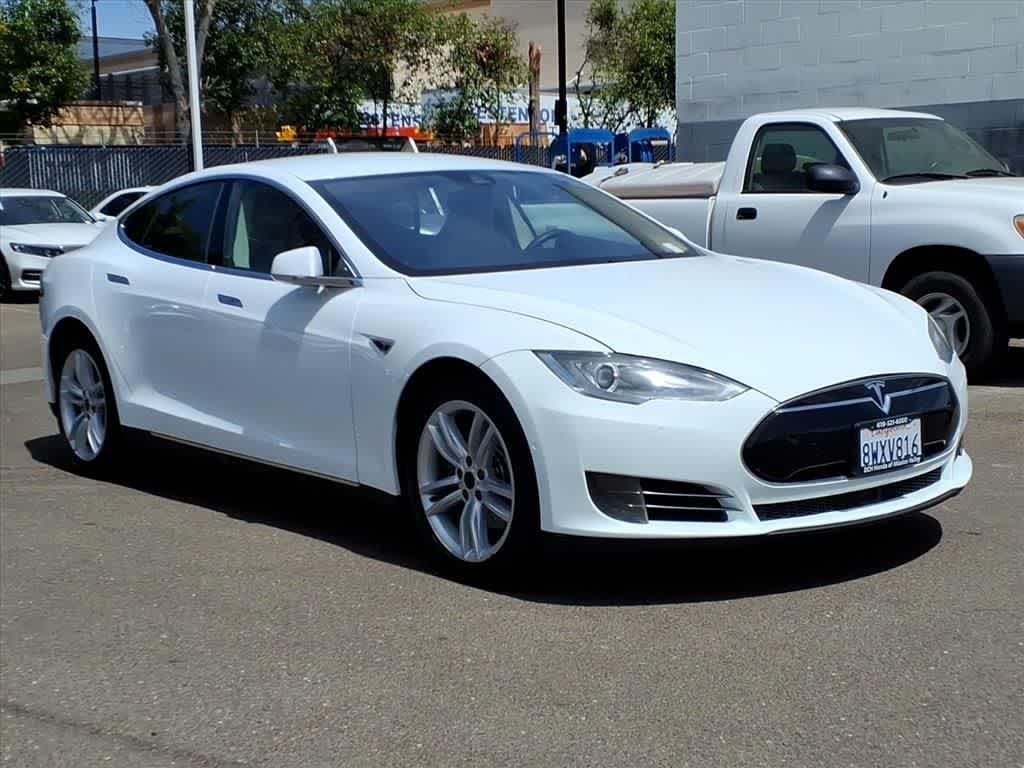 Thumbnail: 2015 Tesla Model S - 4