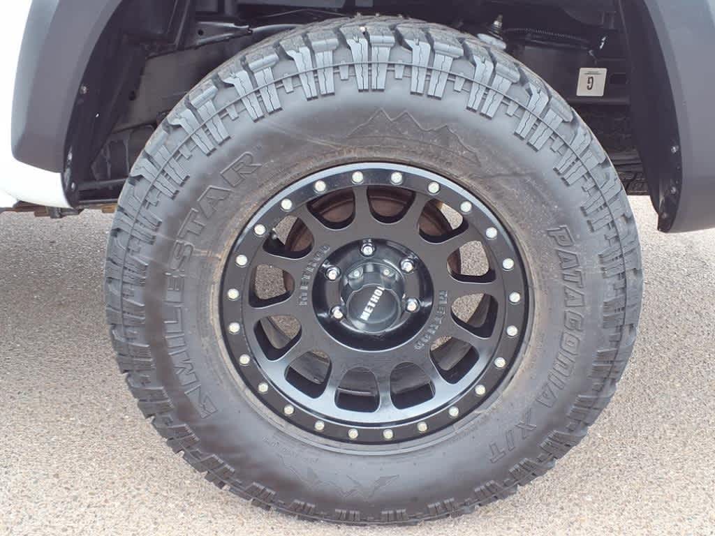 Thumbnail: 2020 Toyota Tacoma - 9