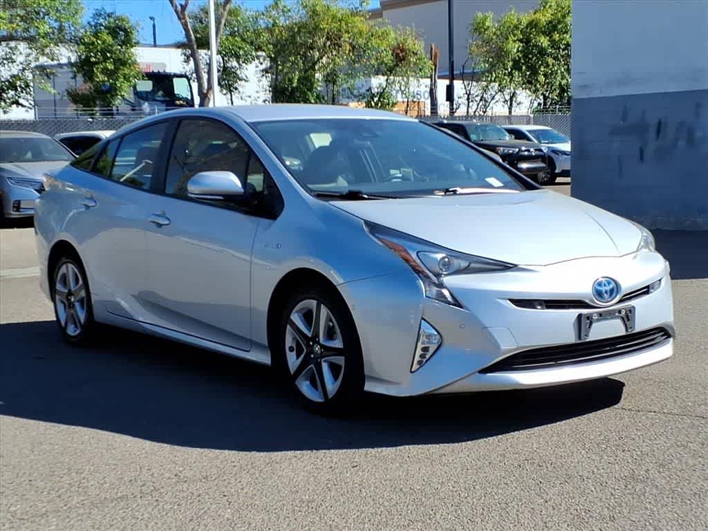 Thumbnail: 2017 Toyota Prius - 3