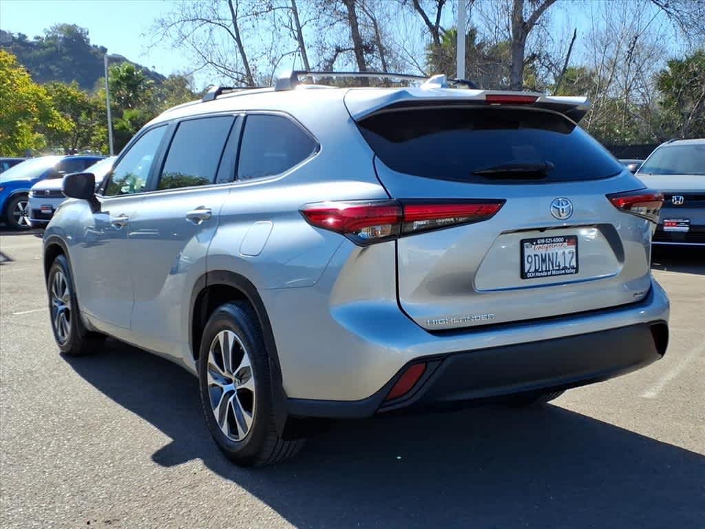 Thumbnail: 2023 Toyota Highlander - 7