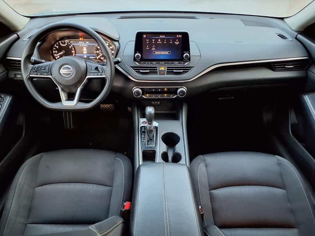 Thumbnail: 2020 Nissan Altima - 10