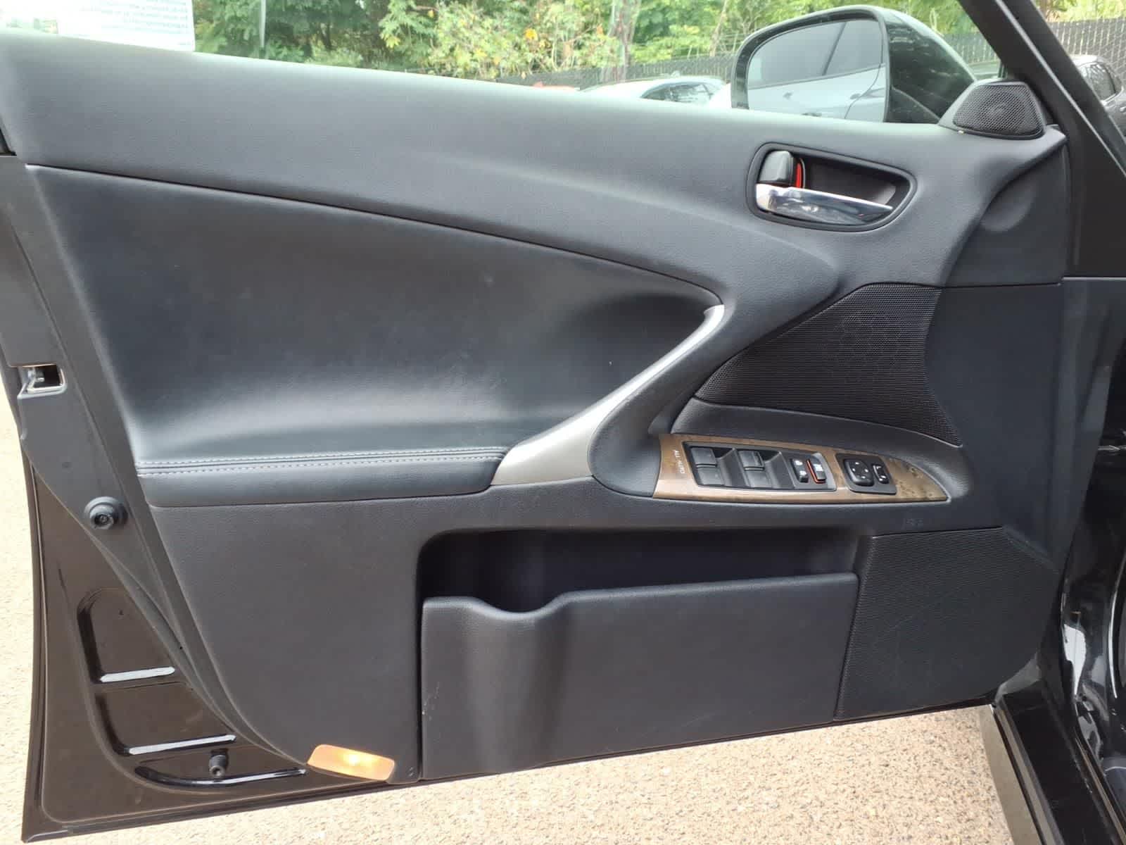 Thumbnail: 2012 Lexus IS - 13