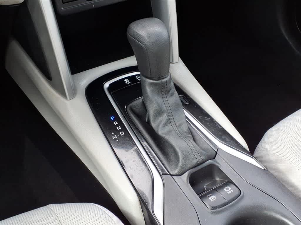 Thumbnail: 2022 Toyota Corolla Cross - 23