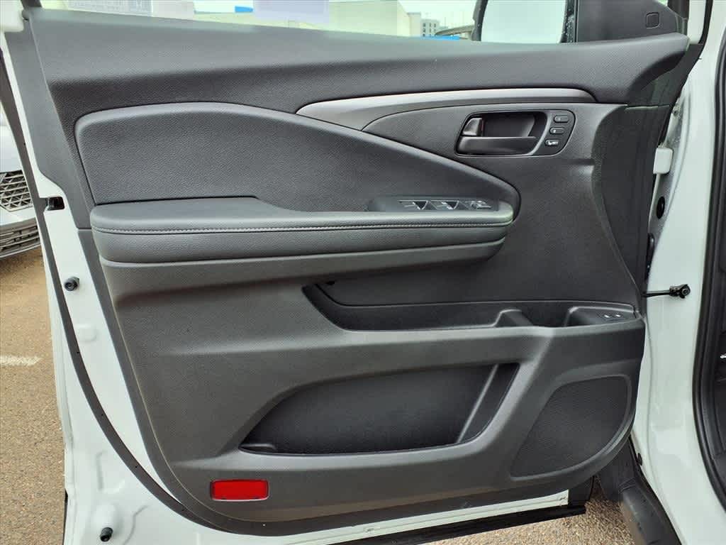 Thumbnail: 2022 Honda Passport - 13