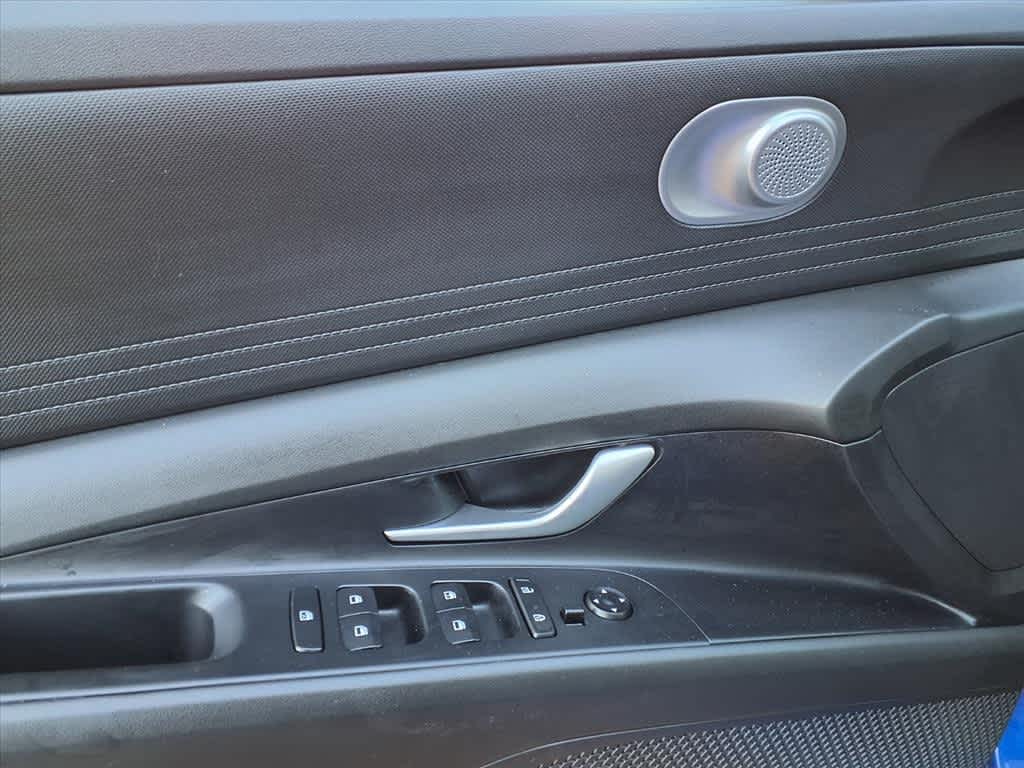 Thumbnail: 2023 Hyundai Elantra - 14