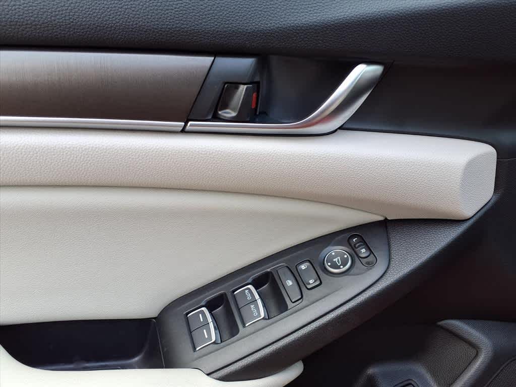 Thumbnail: 2018 Honda Accord - 13