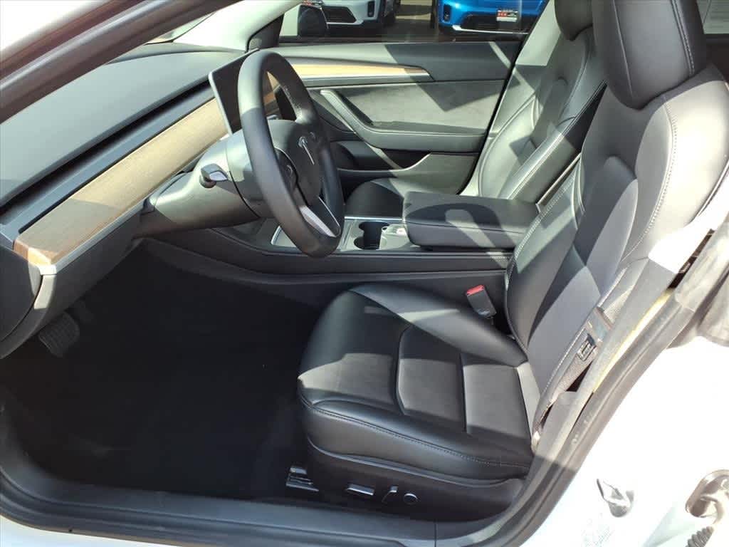 Thumbnail: 2022 Tesla Model 3 - 16