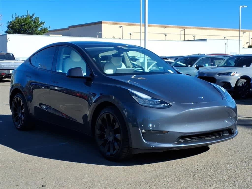 Thumbnail: 2023 Tesla Model Y - 3