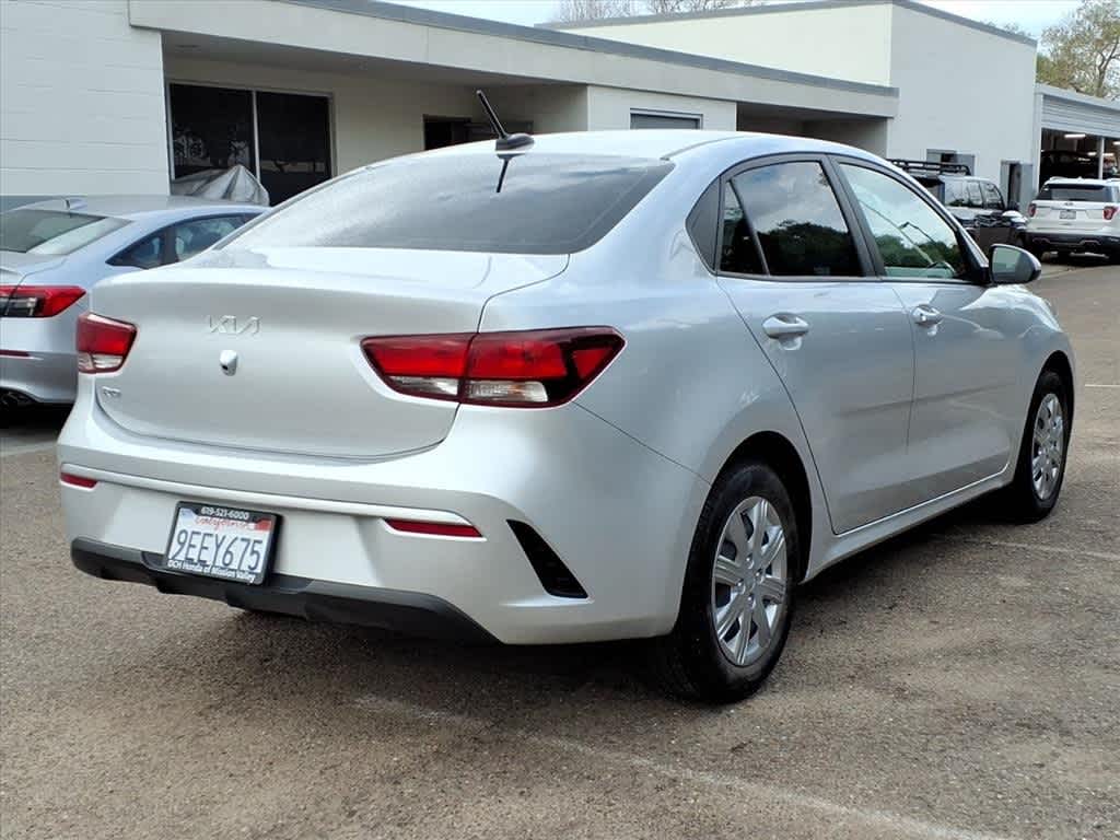 Thumbnail: 2023 Kia Rio - 4