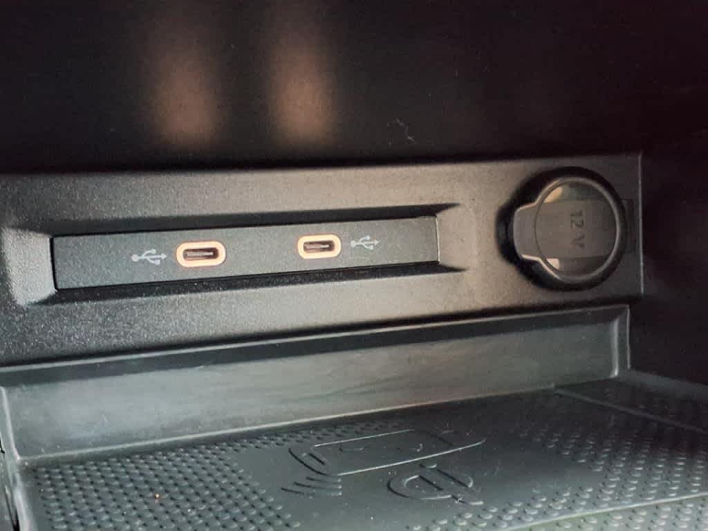 Thumbnail: 2022 Volkswagen Tiguan - 22