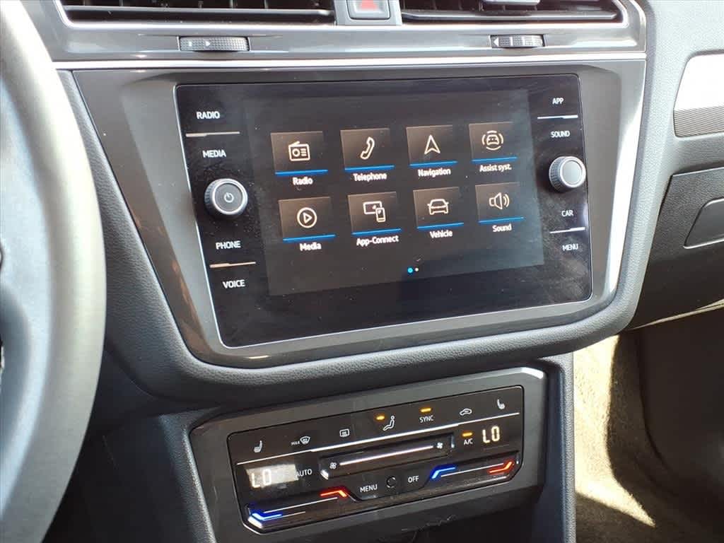 Thumbnail: 2023 Volkswagen Tiguan - 20