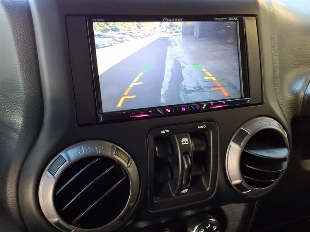 Thumbnail: 2017 Jeep Wrangler - 15