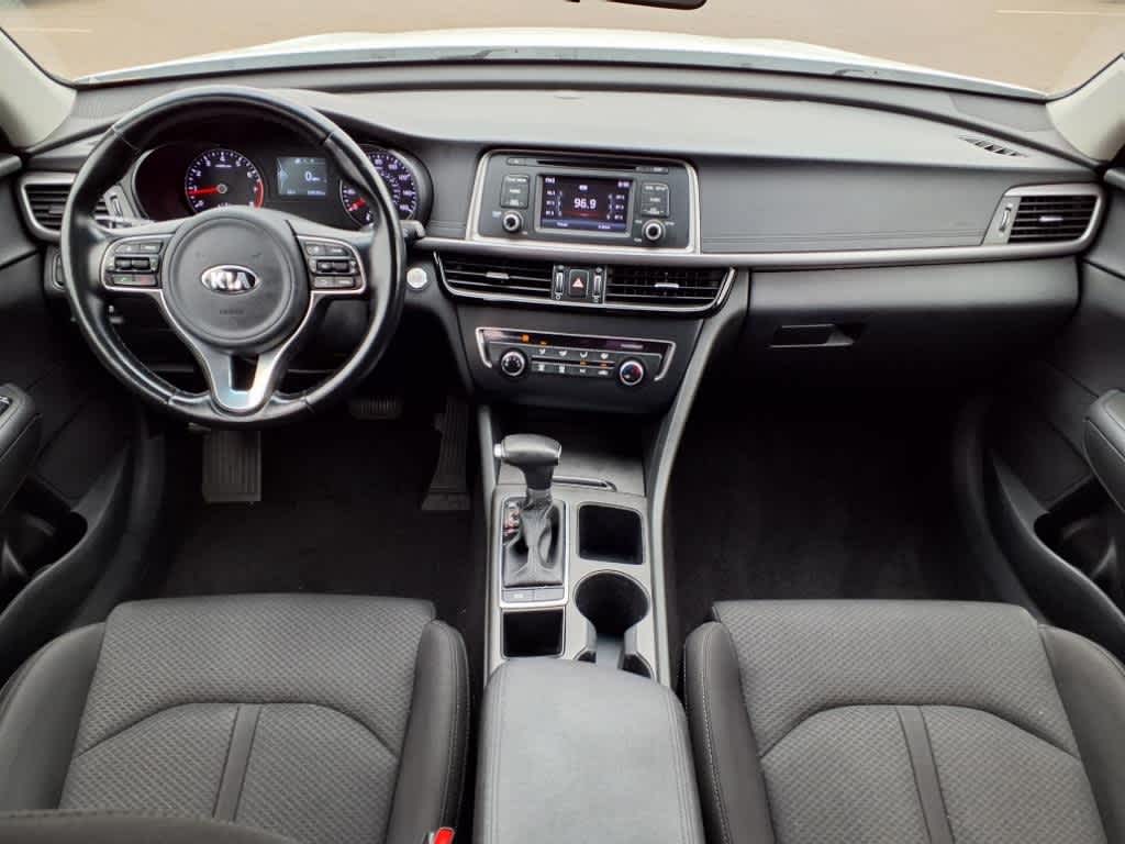Thumbnail: 2017 Kia Optima - 11