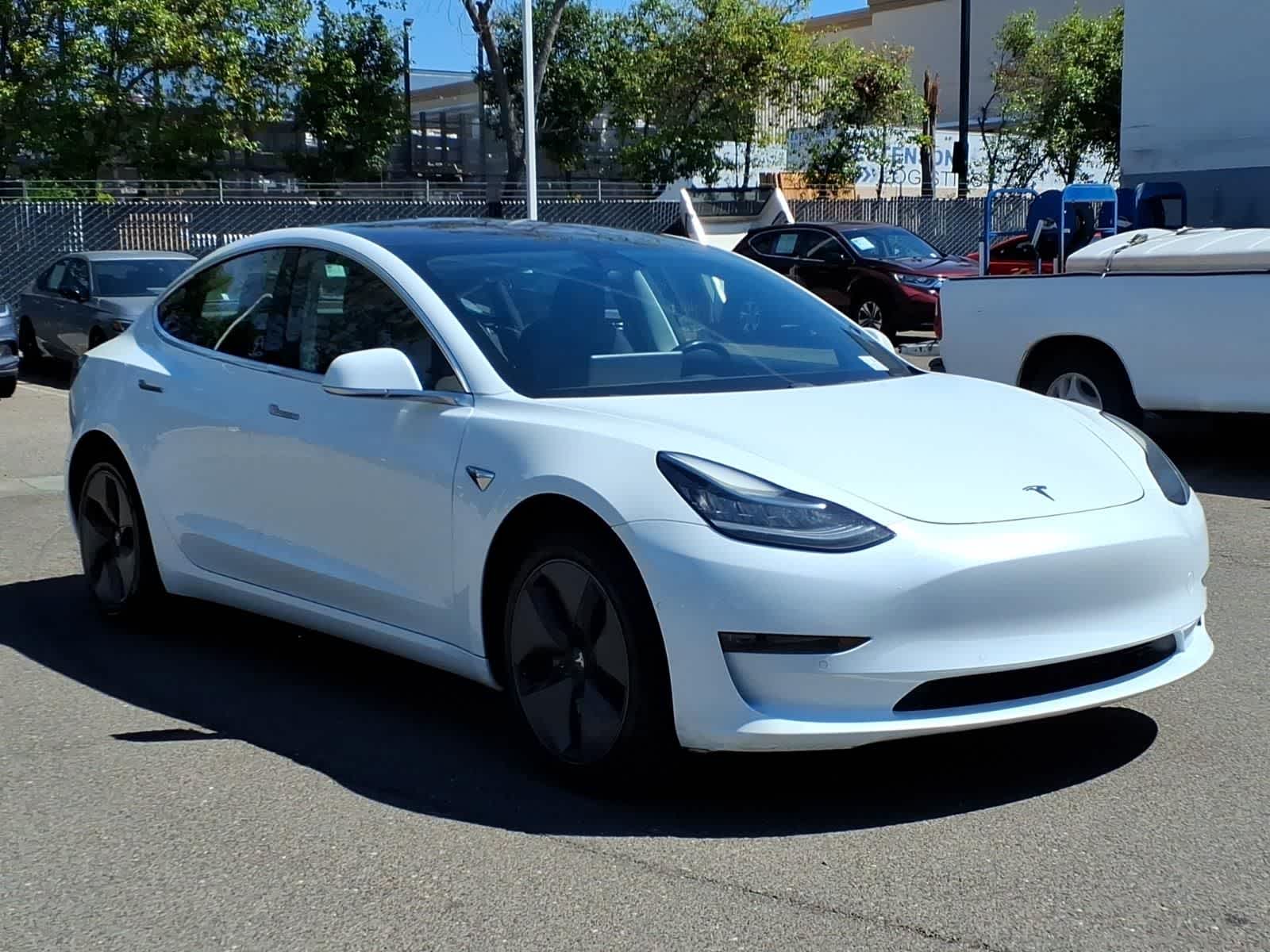 Thumbnail: 2018 Tesla Model 3 - 4