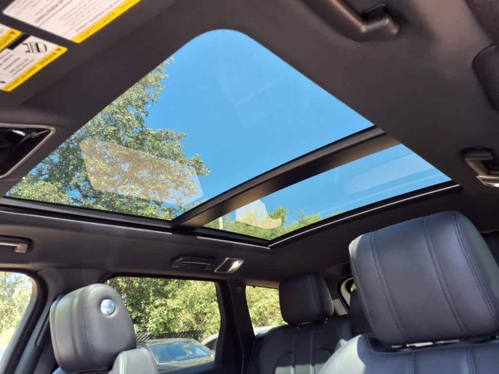 Thumbnail: 2017 Land Rover Range Rover Sport - 16