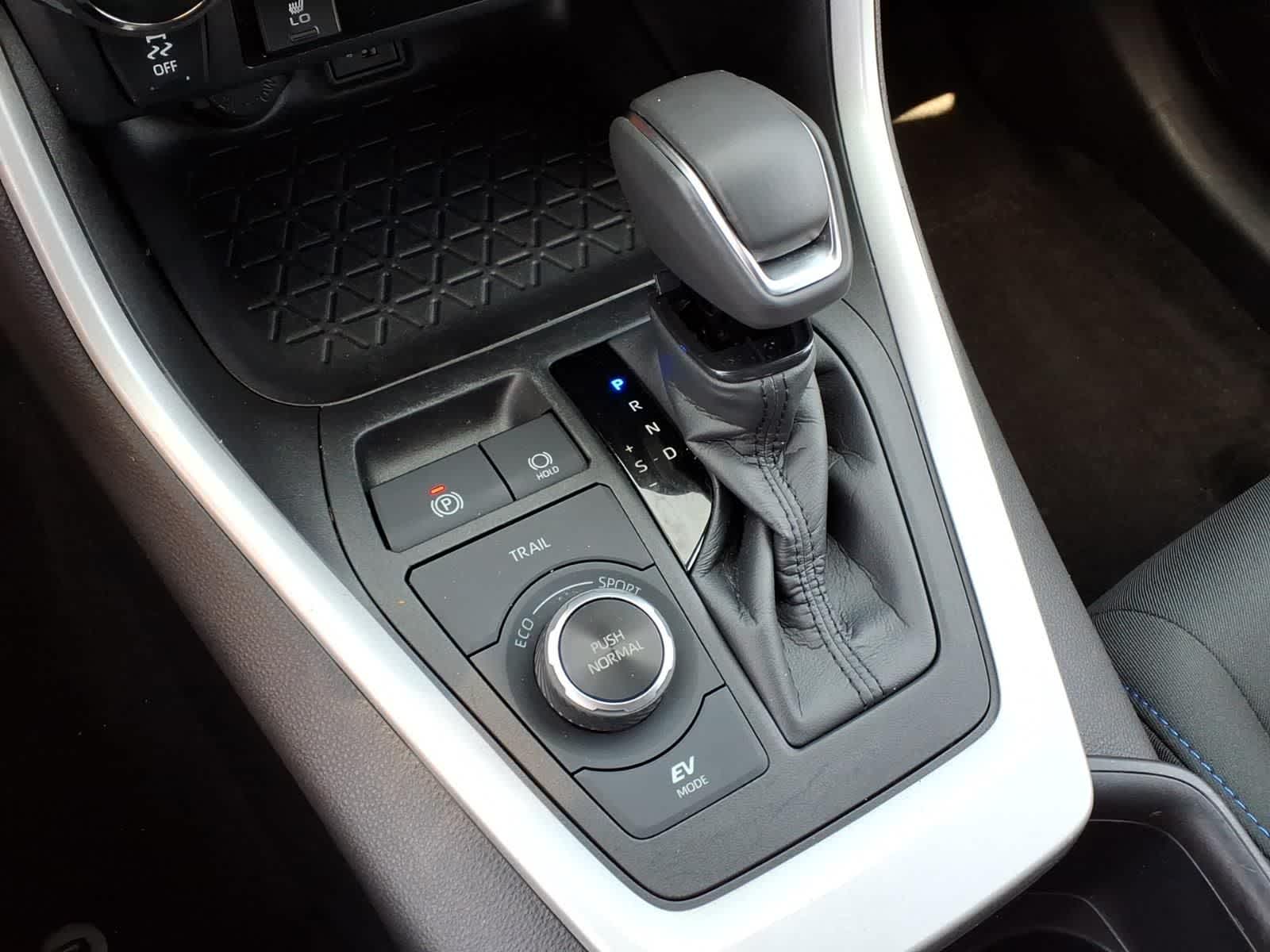 Thumbnail: 2024 Toyota RAV4 - 22