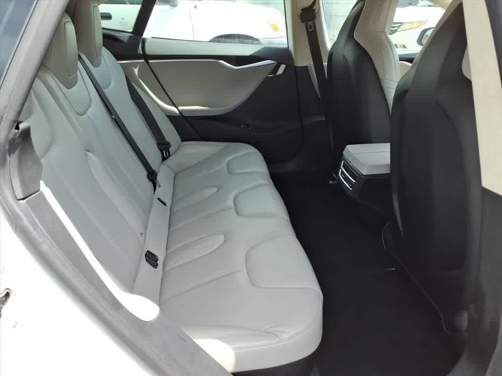 Thumbnail: 2015 Tesla Model S - 13