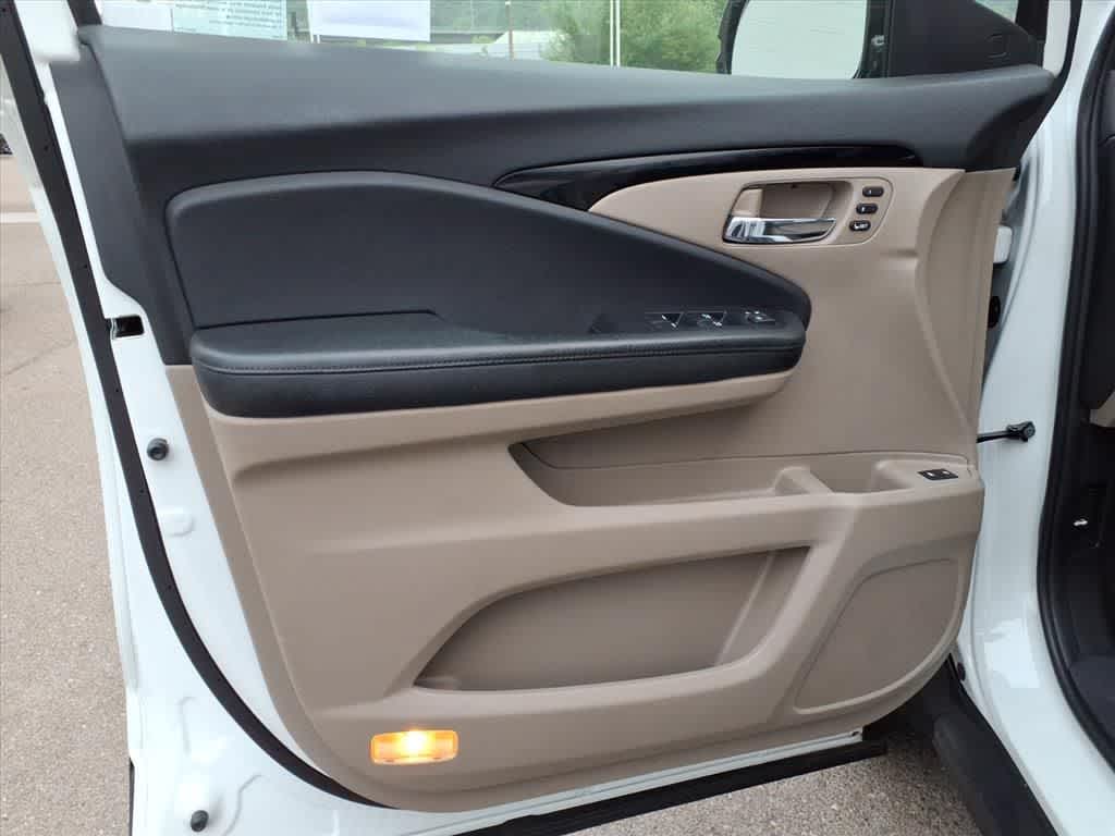 Thumbnail: 2020 Honda Pilot - 13