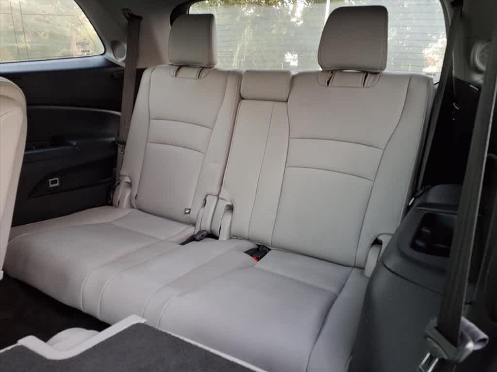 Thumbnail: 2016 Honda Pilot - 10