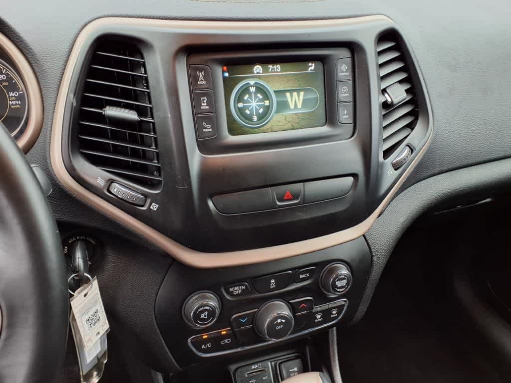 Thumbnail: 2017 Jeep Cherokee - 20