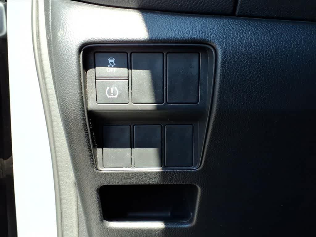 Thumbnail: 2017 Honda CR-V - 16