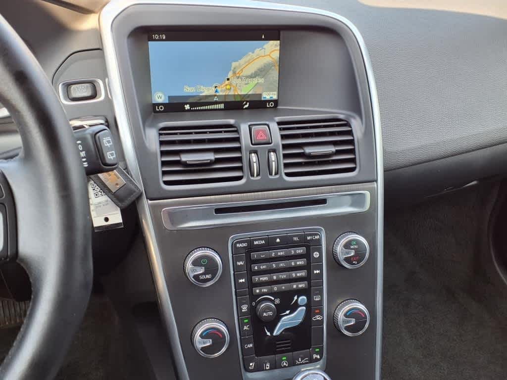 Thumbnail: 2016 Volvo XC60 - 21