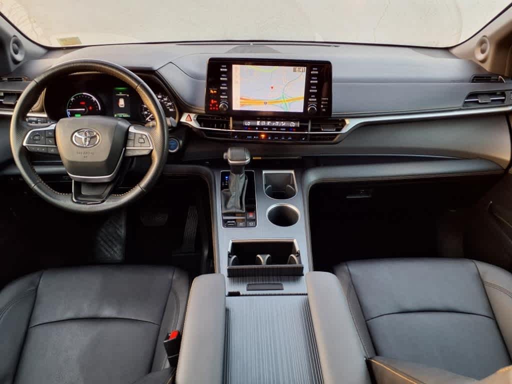 Thumbnail: 2024 Toyota Sienna - 11