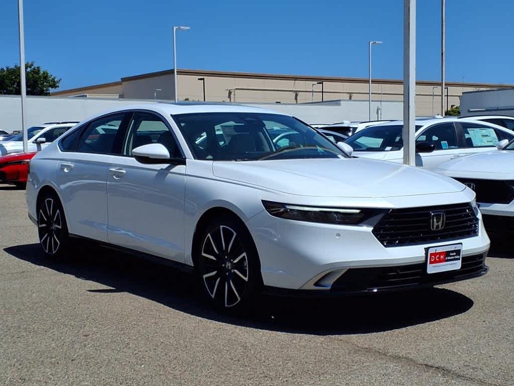2025 Honda Accord Hybrid Touring photo 3