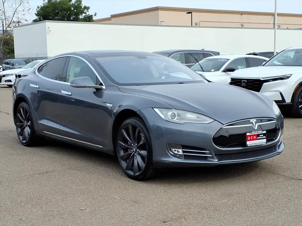 Thumbnail: 2013 Tesla Model S - 3