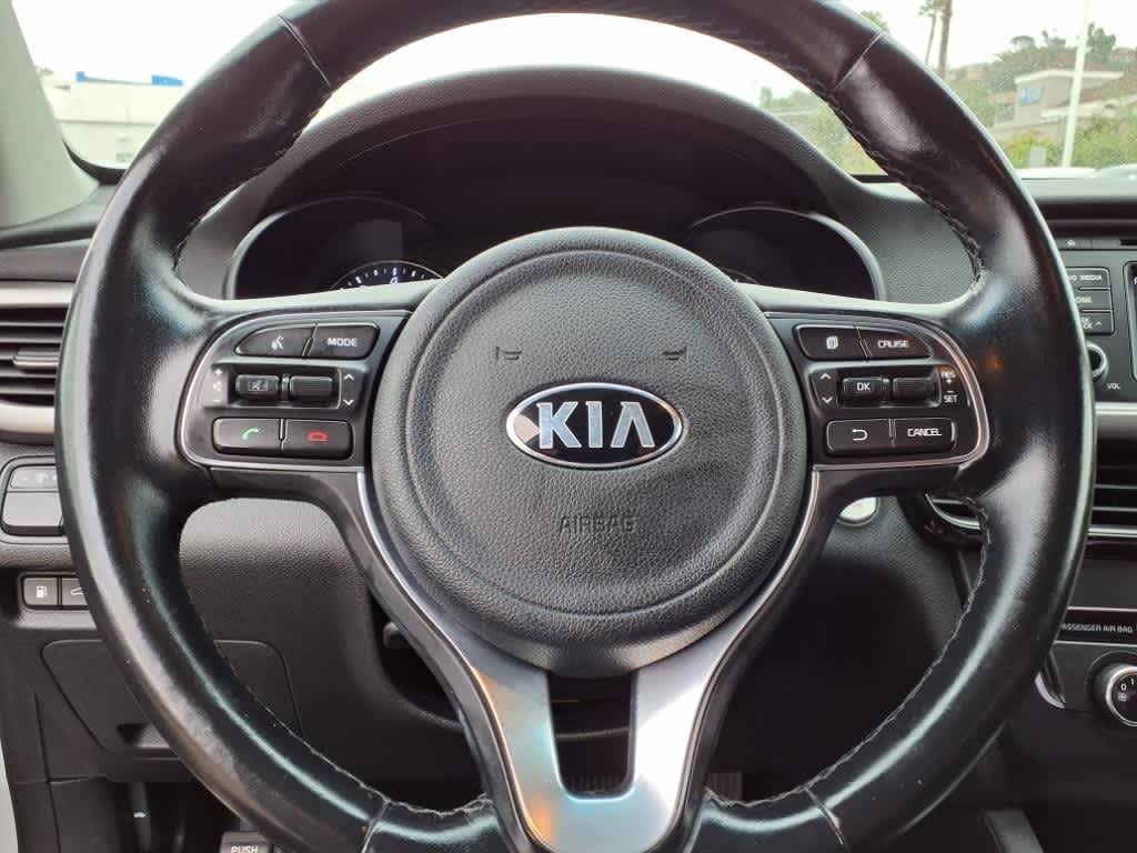 Thumbnail: 2017 Kia Optima - 16