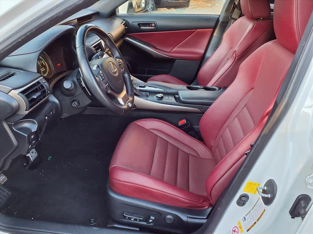 Thumbnail: 2018 Lexus IS - 14