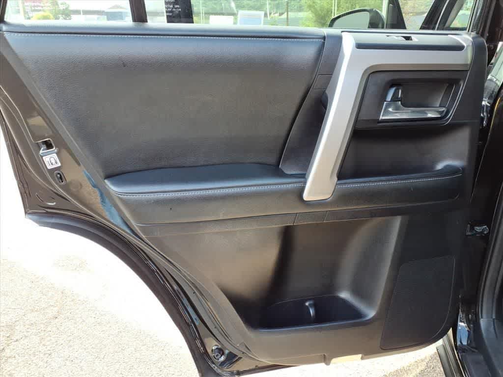 Thumbnail: 2014 Toyota 4Runner - 9