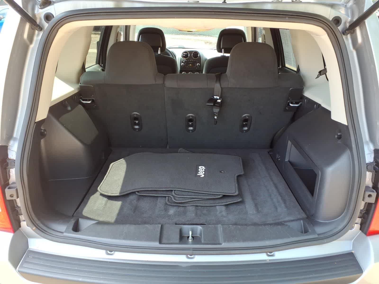 Thumbnail: 2016 Jeep Patriot - 6