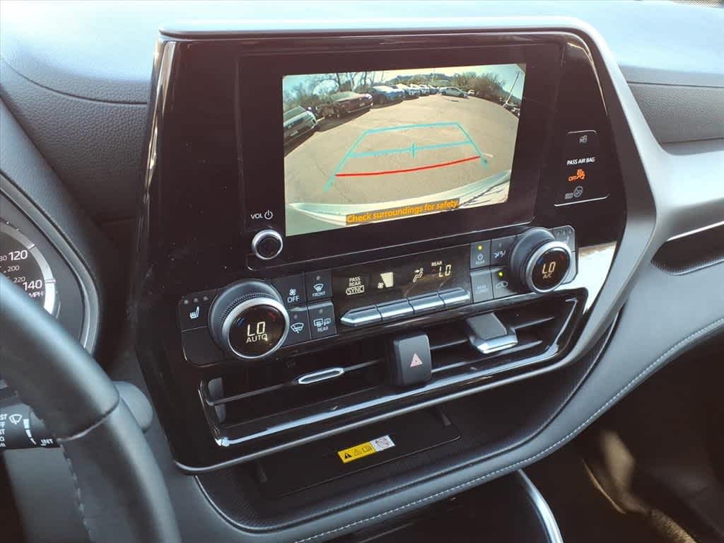 Thumbnail: 2023 Toyota Highlander - 22