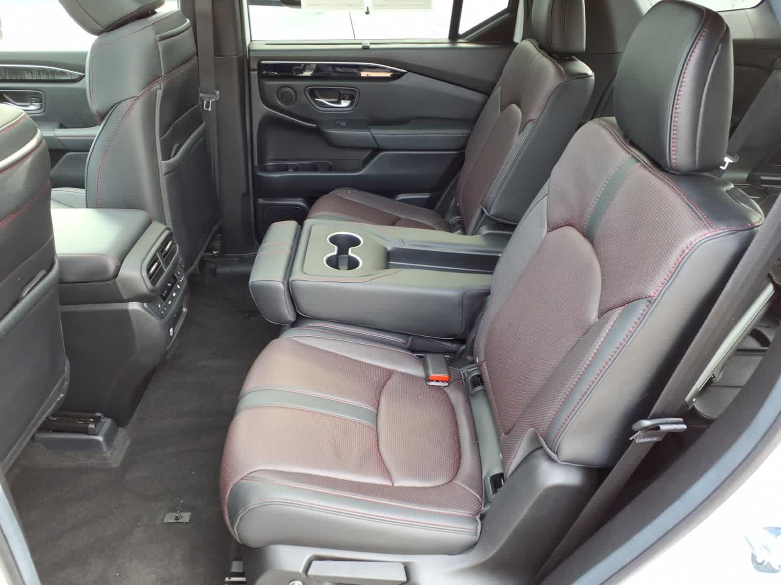 Thumbnail: 2025 Honda Pilot - 9