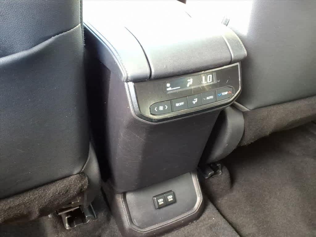 Thumbnail: 2020 Toyota Highlander - 11