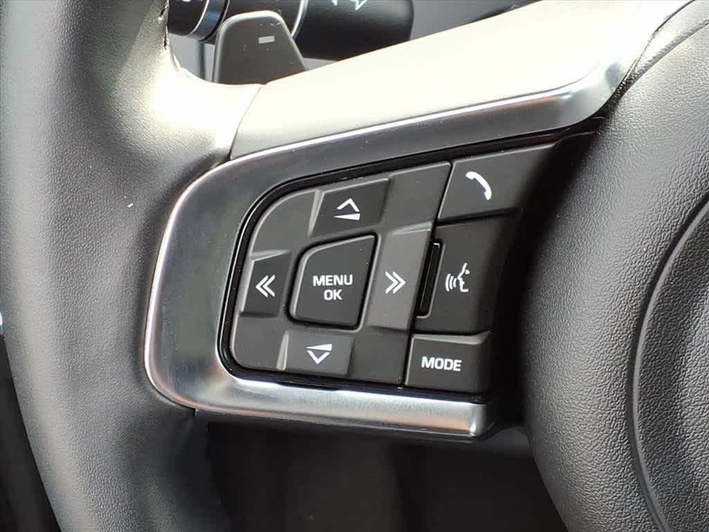 Thumbnail: 2020 Jaguar E-Pace - 17