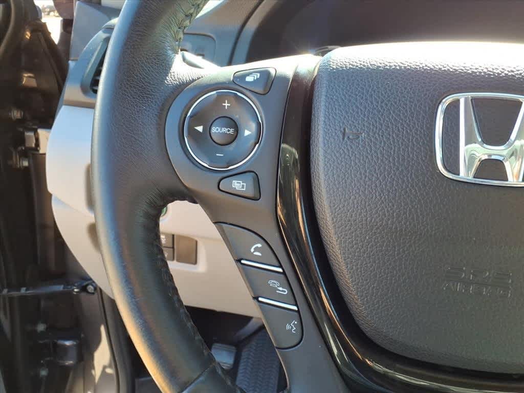 Thumbnail: 2017 Honda Pilot - 24