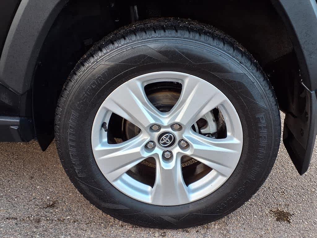 Thumbnail: 2020 Toyota RAV4 - 8