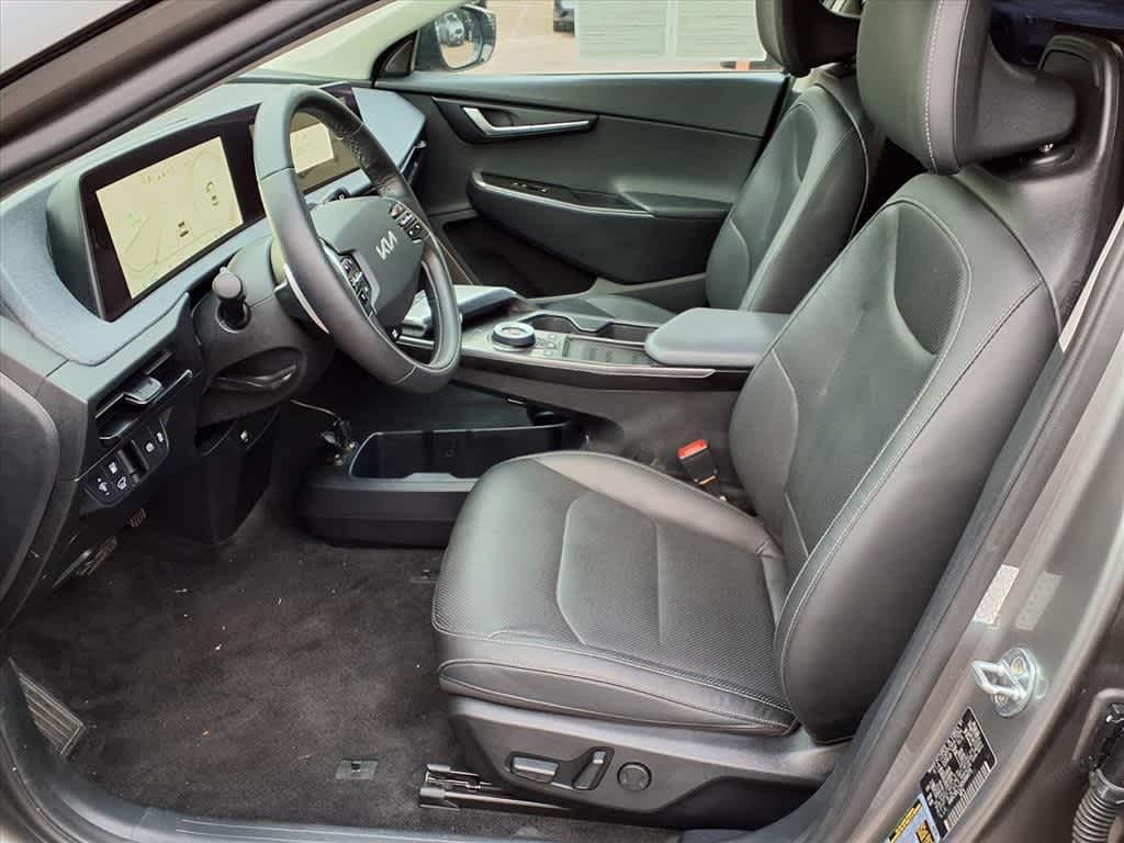 Thumbnail: 2022 Kia EV6 - 14