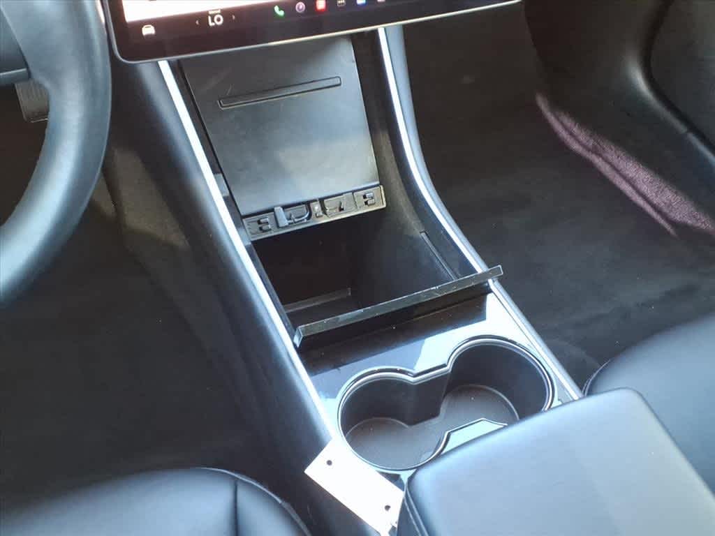 Thumbnail: 2018 Tesla Model 3 - 21