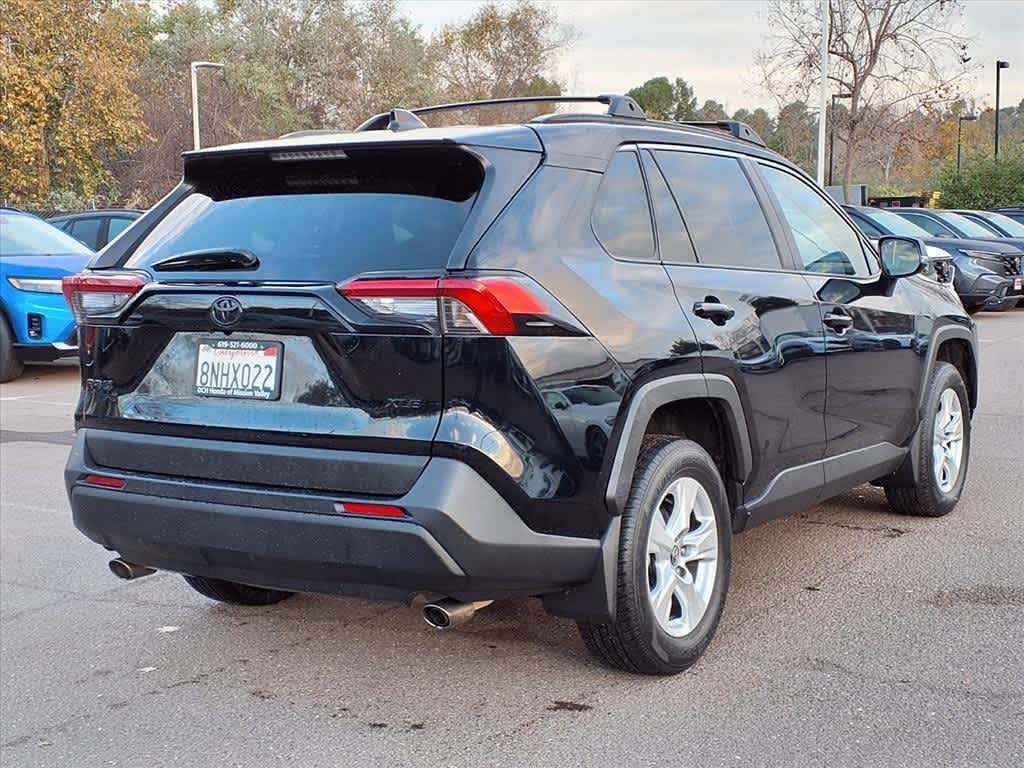 Thumbnail: 2020 Toyota RAV4 - 4