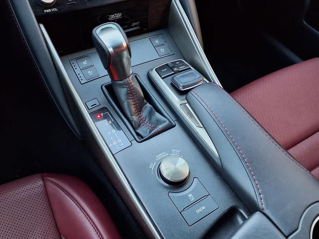 Thumbnail: 2018 Lexus IS - 23