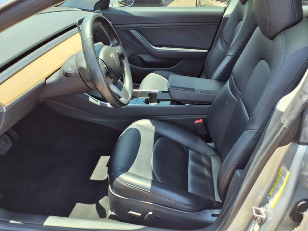 Thumbnail: 2018 Tesla Model 3 - 17